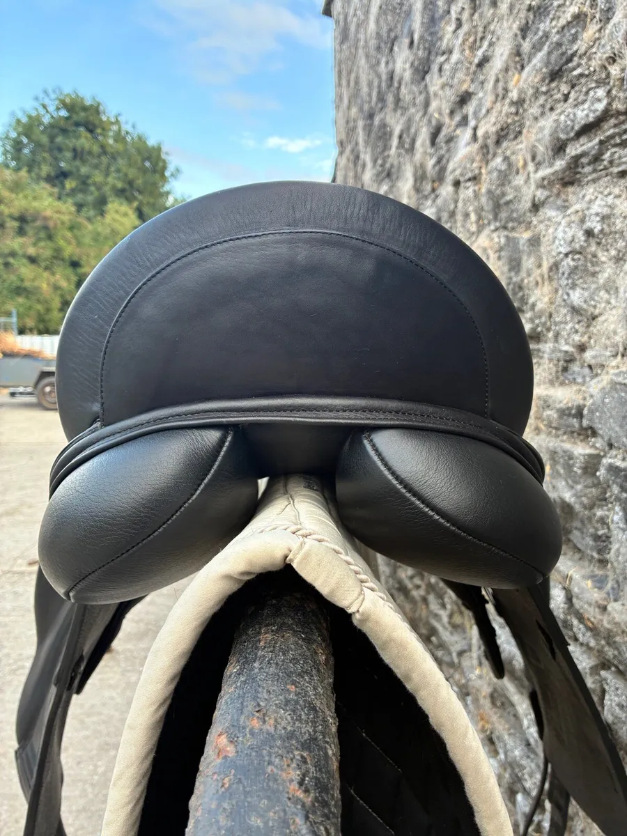 Dressage saddle - Image 3