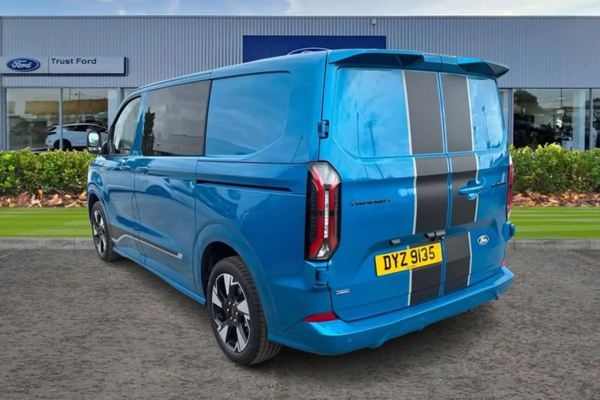 Ford Transit Custom SPORT - Image 2