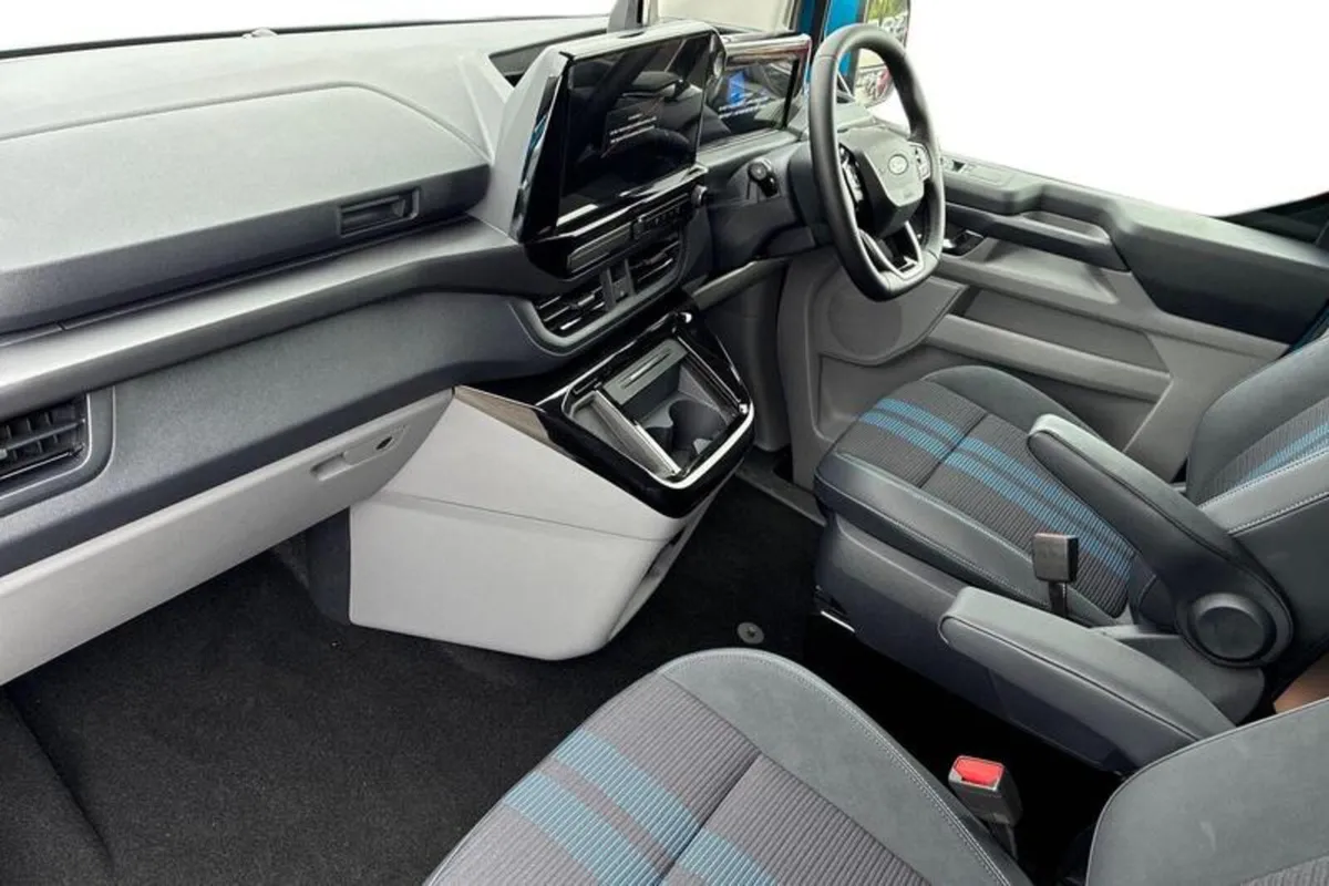 Ford Transit Custom SPORT - Image 3