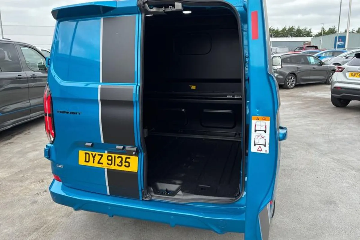 Ford Transit Custom SPORT - Image 4