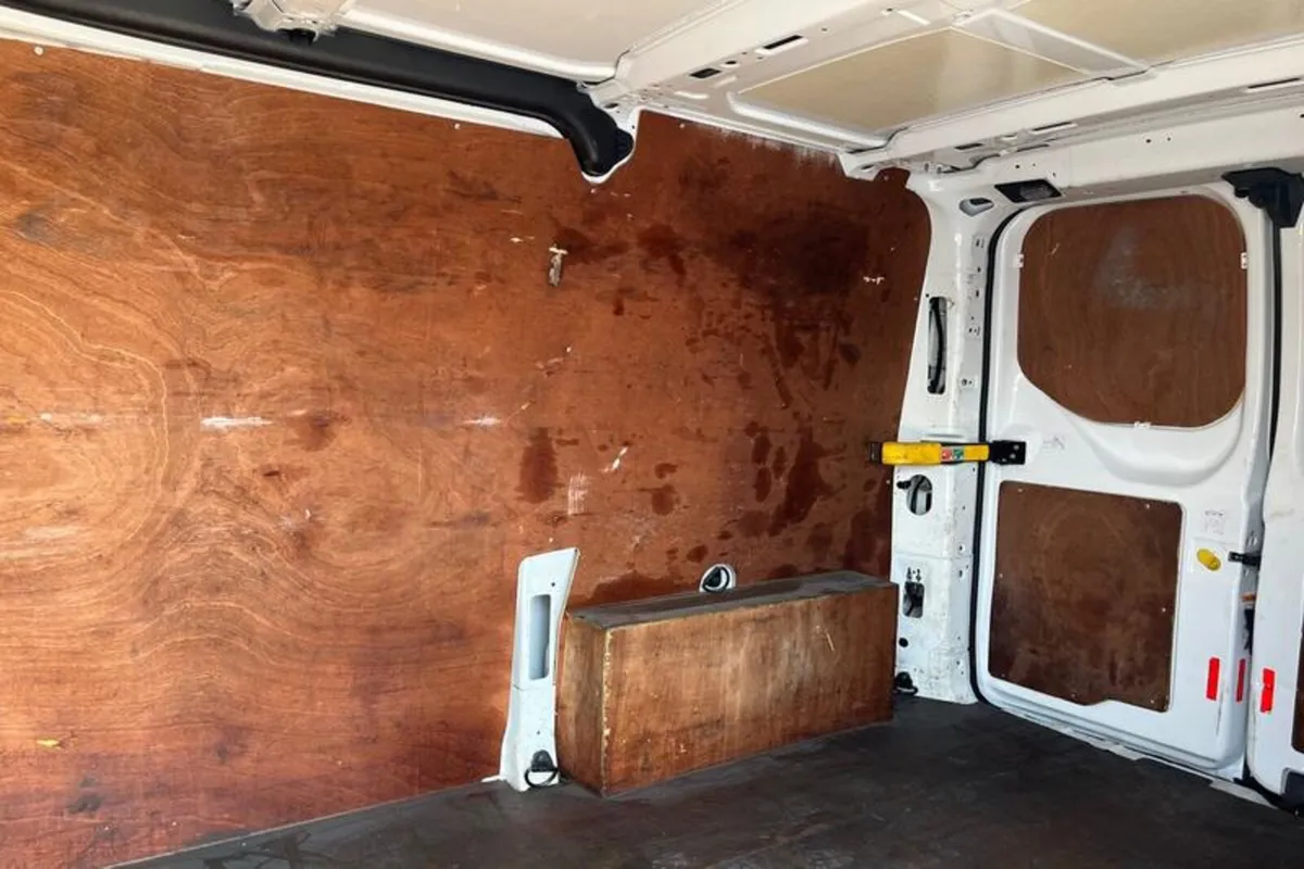 Ford Transit Custom 300 Leader L1 SWB 2.0 EcoBlue - Image 4