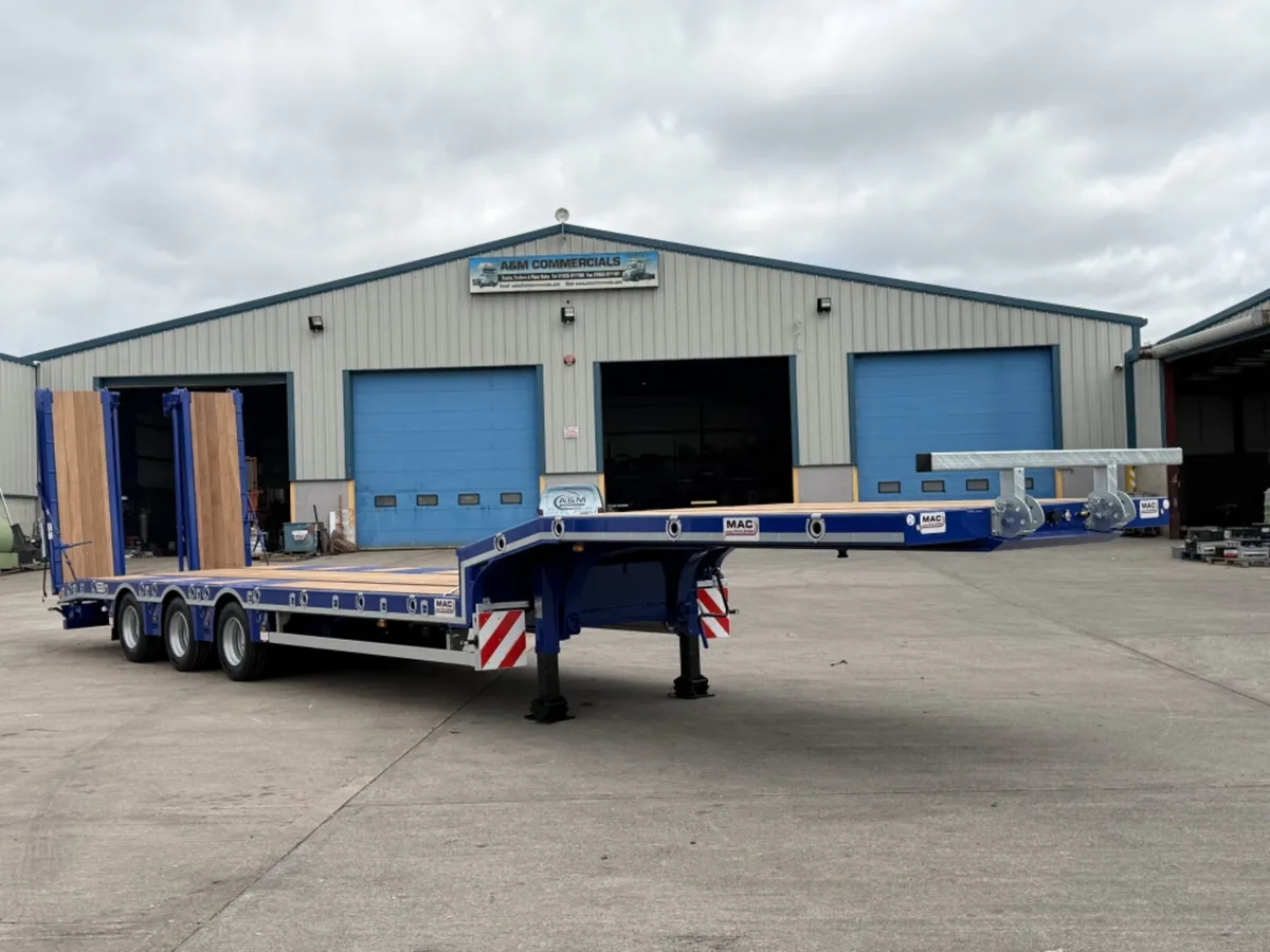 2026 MAC 3 AXLE LOWLOADER REAR LIFT - Image 2