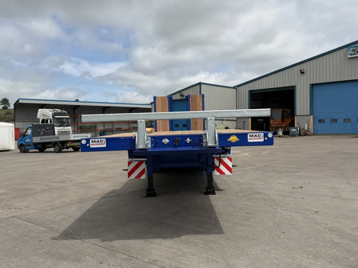 2026 MAC 3 AXLE LOWLOADER REAR LIFT - Image 3