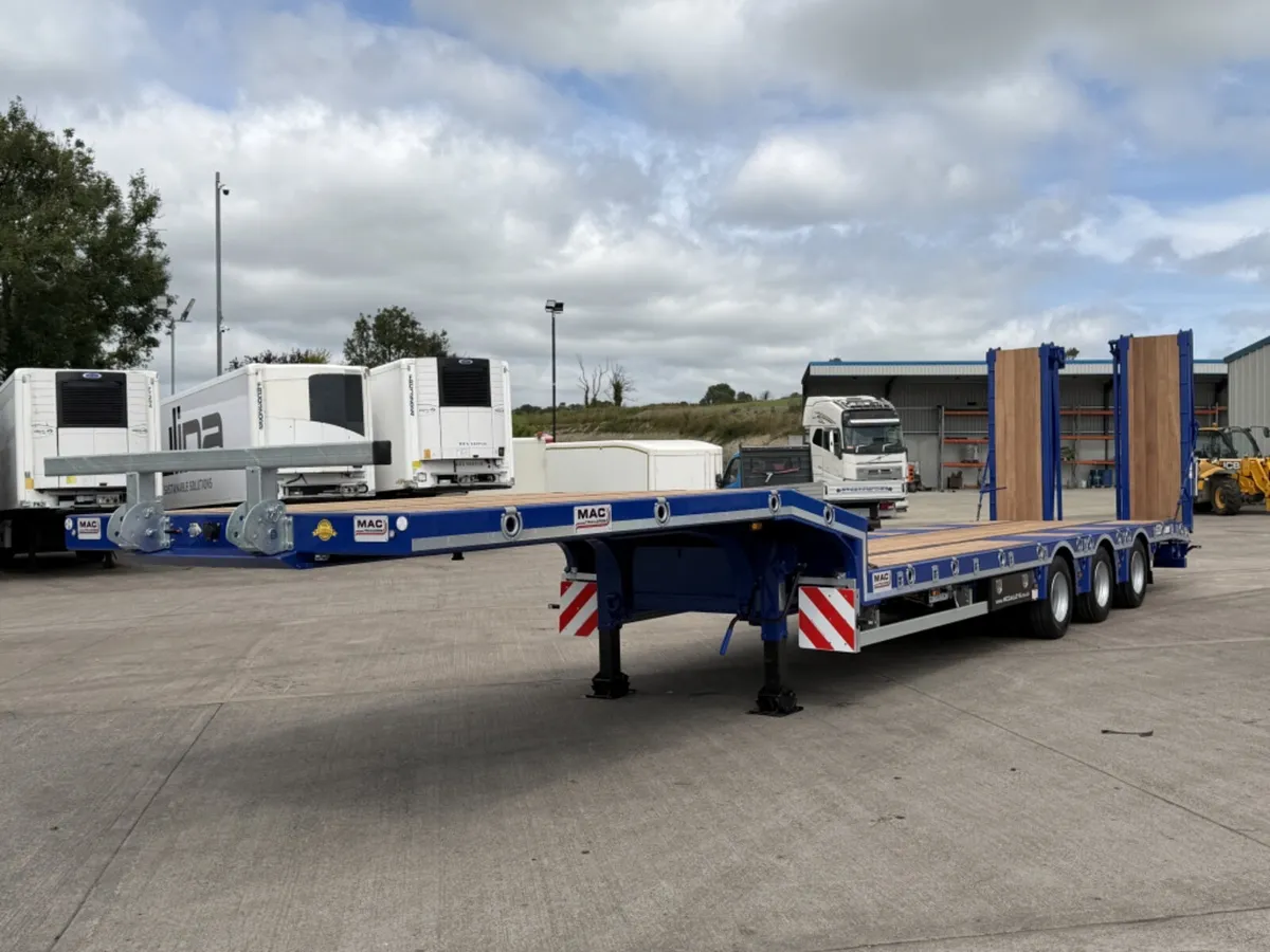 2026 MAC 3 AXLE LOWLOADER REAR LIFT - Image 4