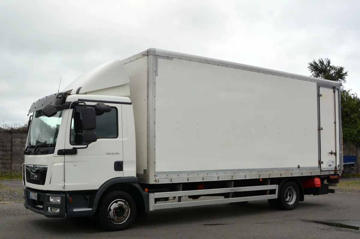 MAN TGL 20' Box & 1.5T Tail Lift - Image 1
