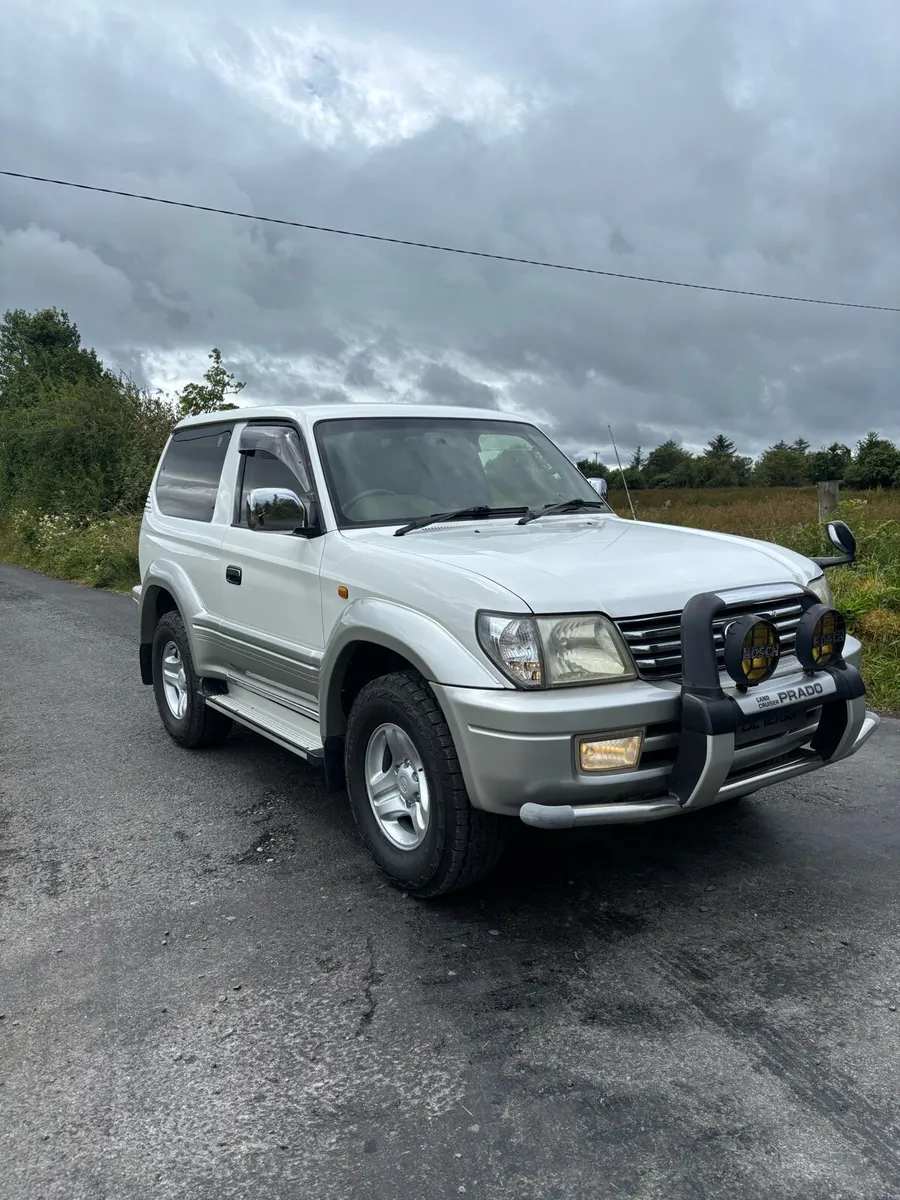 Toyota Landcrusier 3.0 D4D low km - Image 1