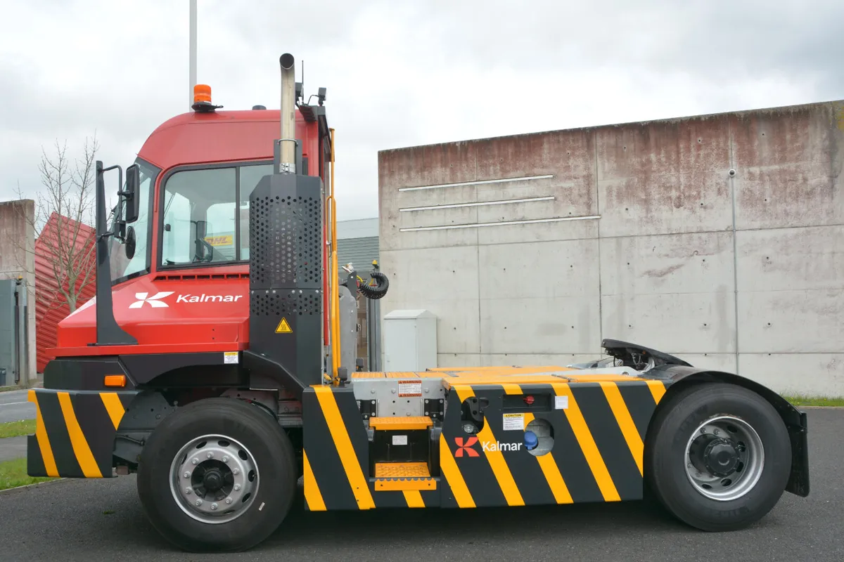 Kalmar T2i Yard Shunter - HIRE you SAFE Tug - Image 2