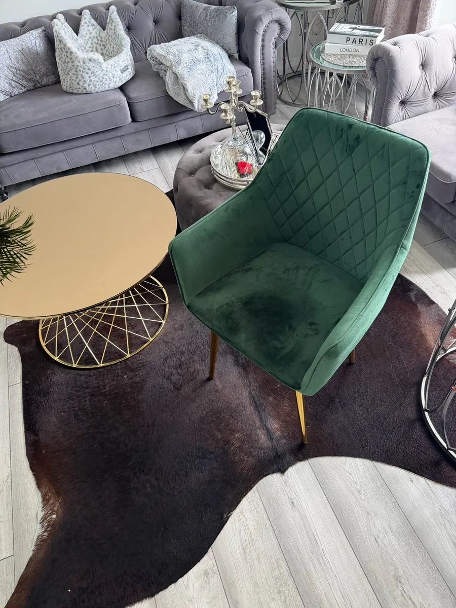Coffee table and chair - Image 1