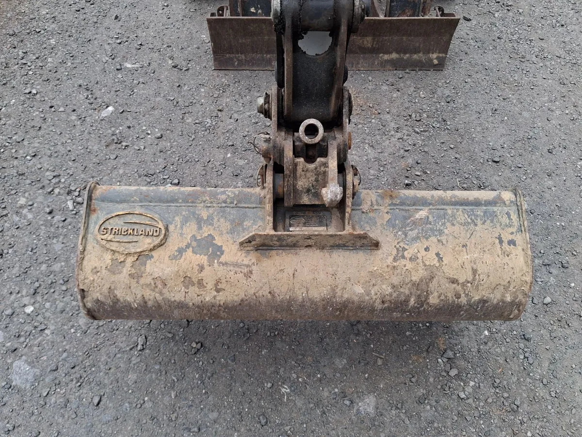 Bobcat E17 - Image 2