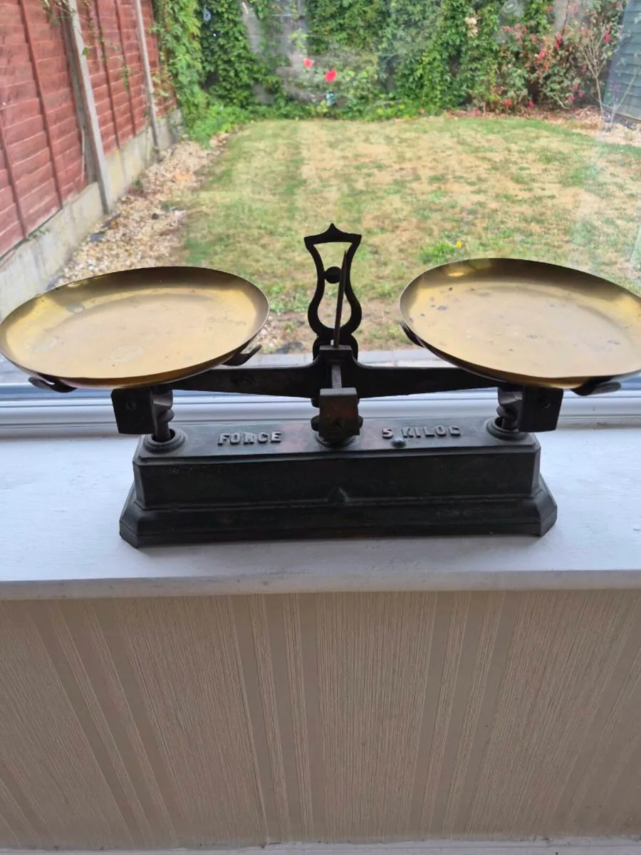 Old Weighing Scales - Image 2