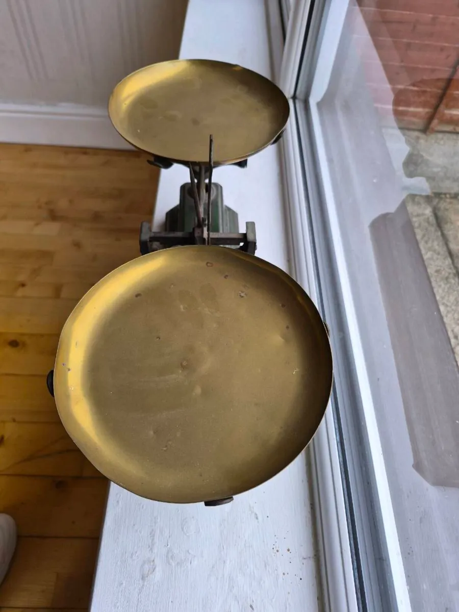 Old Weighing Scales - Image 3