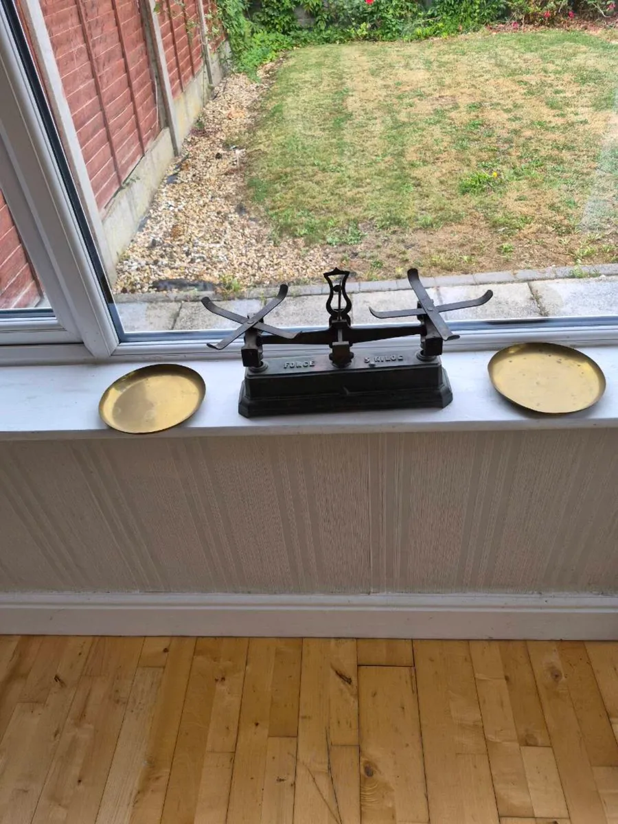 Old Weighing Scales - Image 4