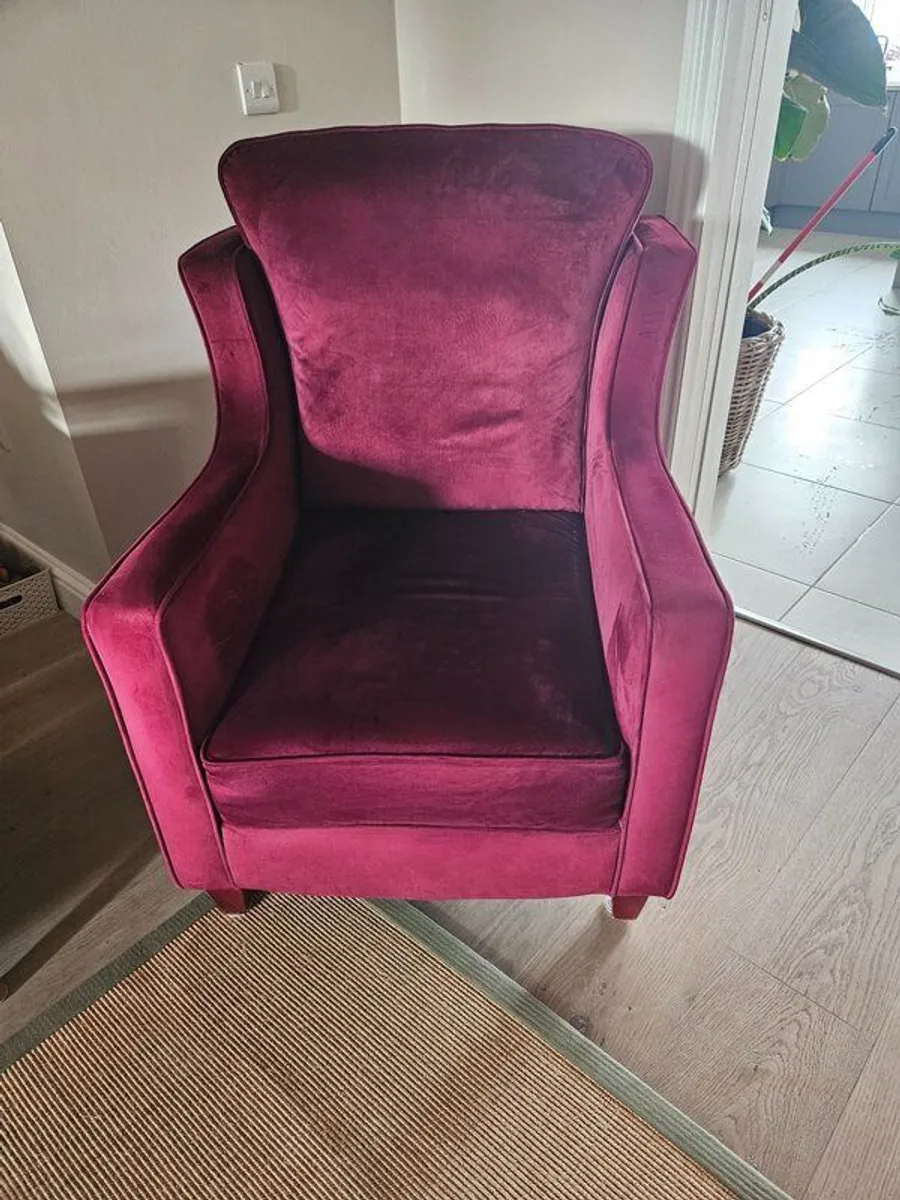 Wing backed chair - Image 2