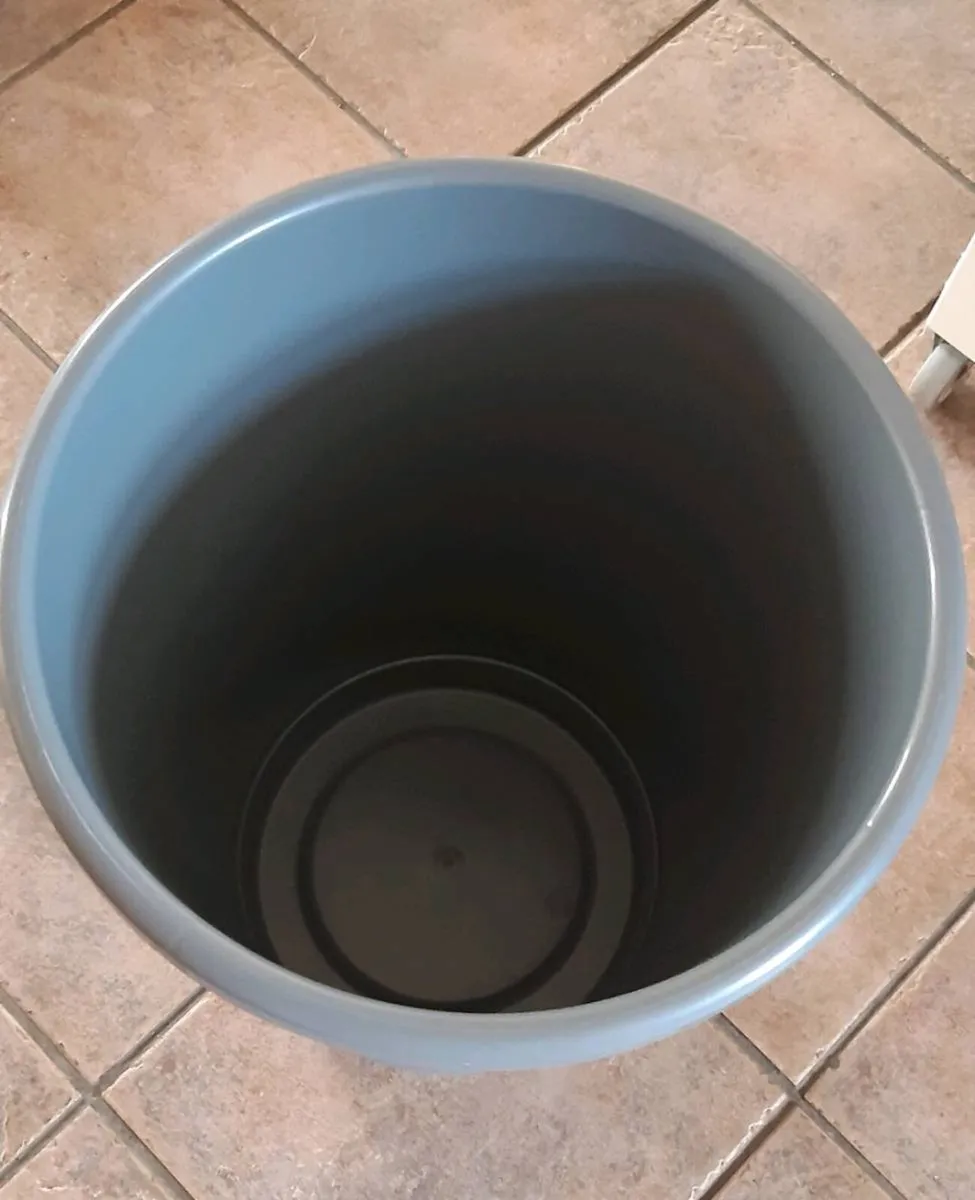 Large bin - Image 3