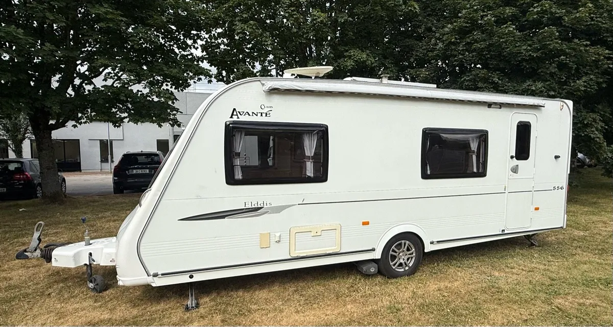 6-7 berth Elddis avante fixed bunk beds - Image 4