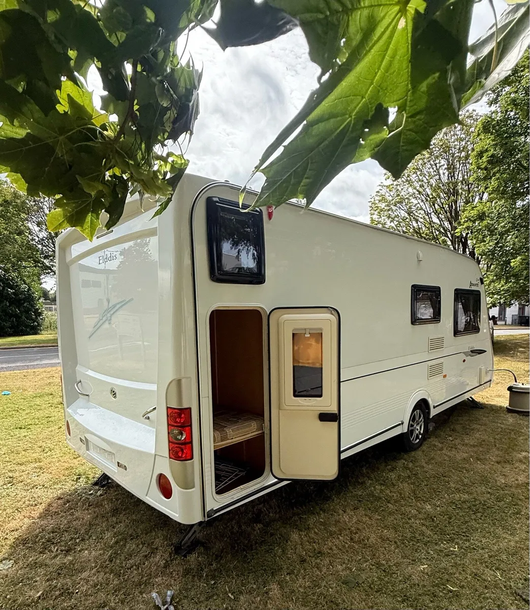 6-7 berth Elddis avante fixed bunk beds - Image 1