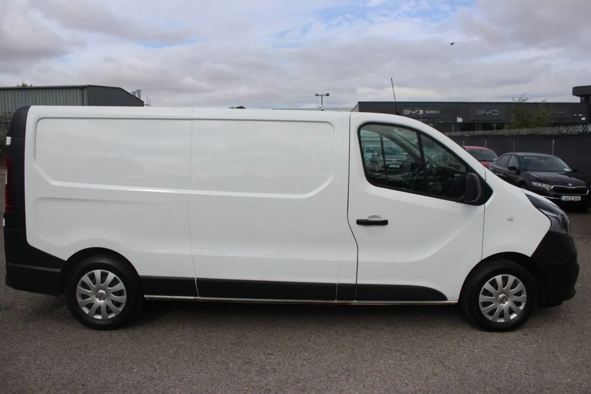 Nissan NV300 NV300 LWB 120 SV 1300 AC MY20 - TENDE - Image 3