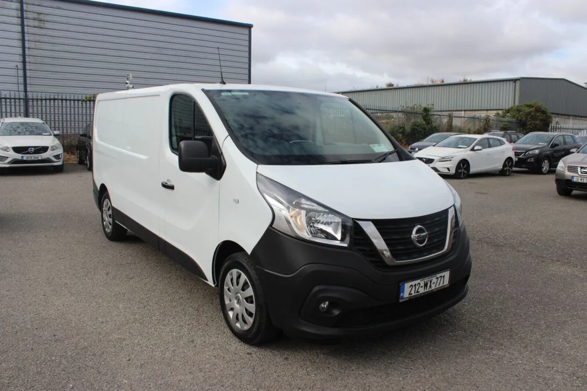 Nissan NV300 NV300 LWB 120 SV 1300 AC MY20 - TENDE - Image 1