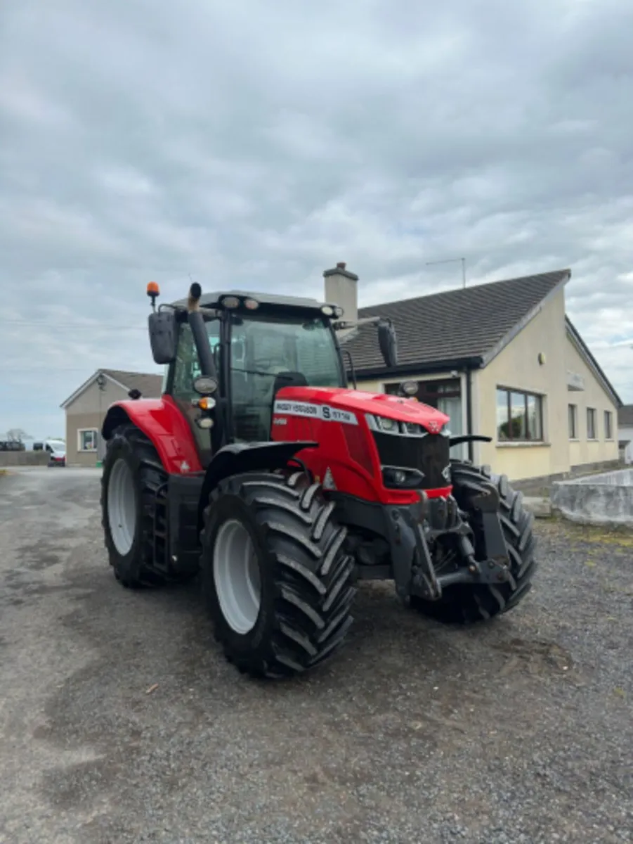 Massey Ferguson 6718S - Image 1