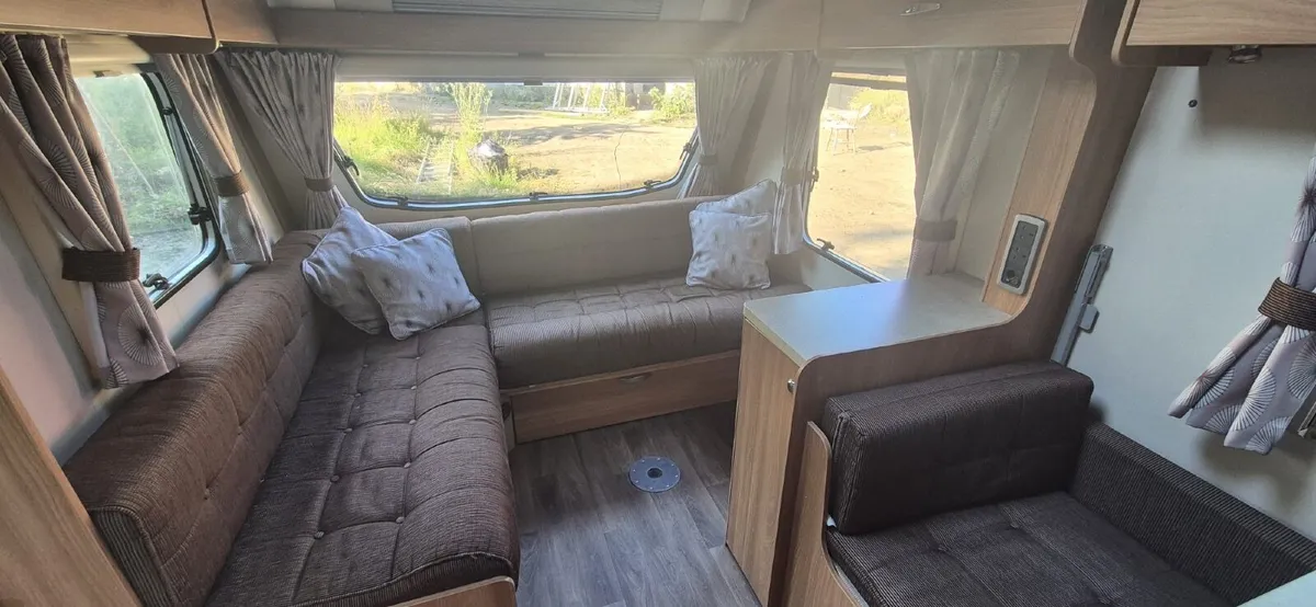 Caravan - Image 2