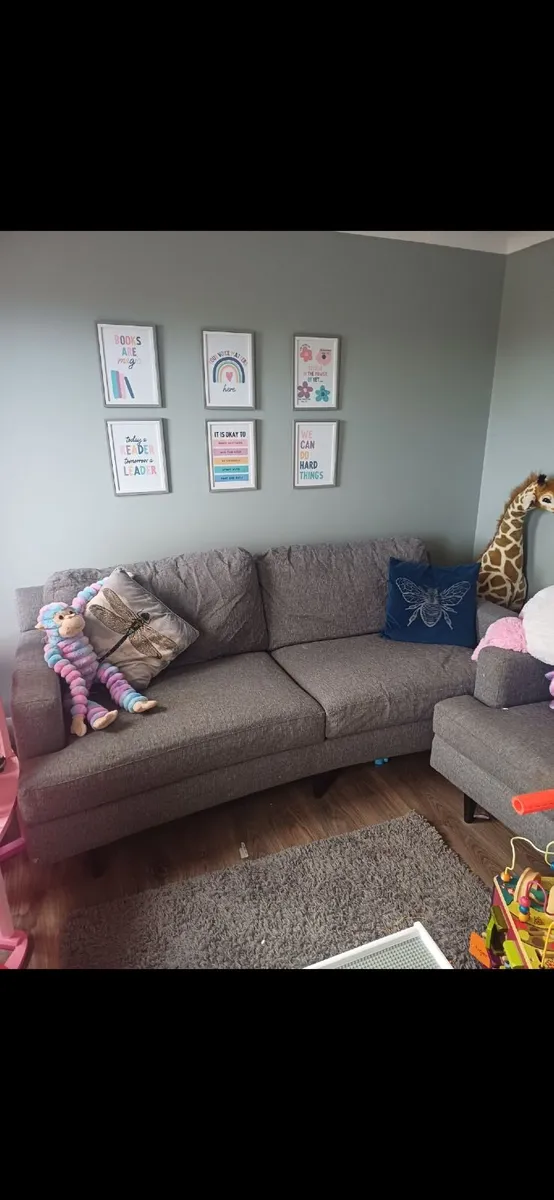 Couches - Image 2