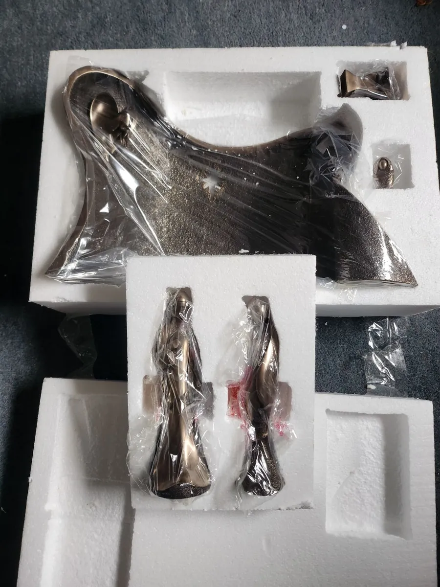 Genesis Nativity Figures - Image 1