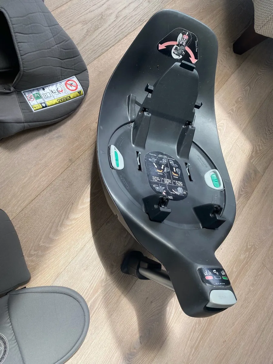 Car seat - Image 1