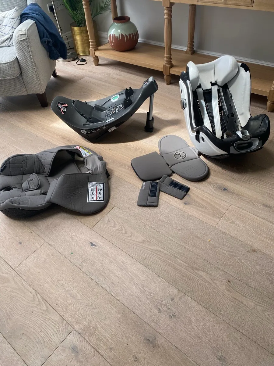 Car seat - Image 3