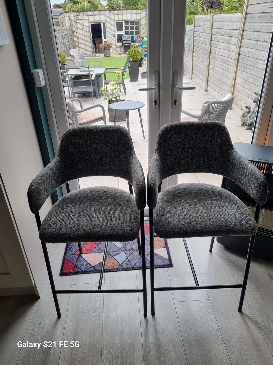 Kitchen high stools