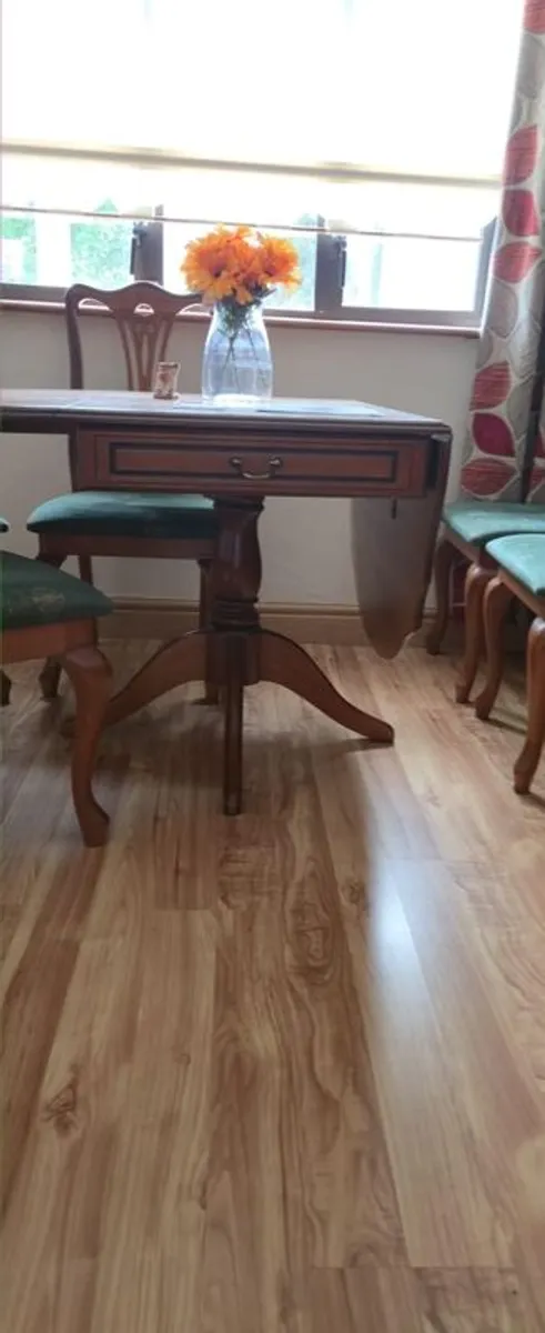 Dining Table and chairs - Image 2