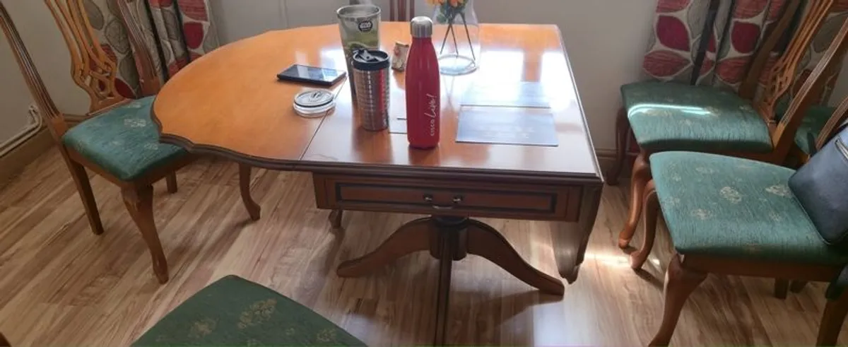 Dining Table and chairs - Image 4