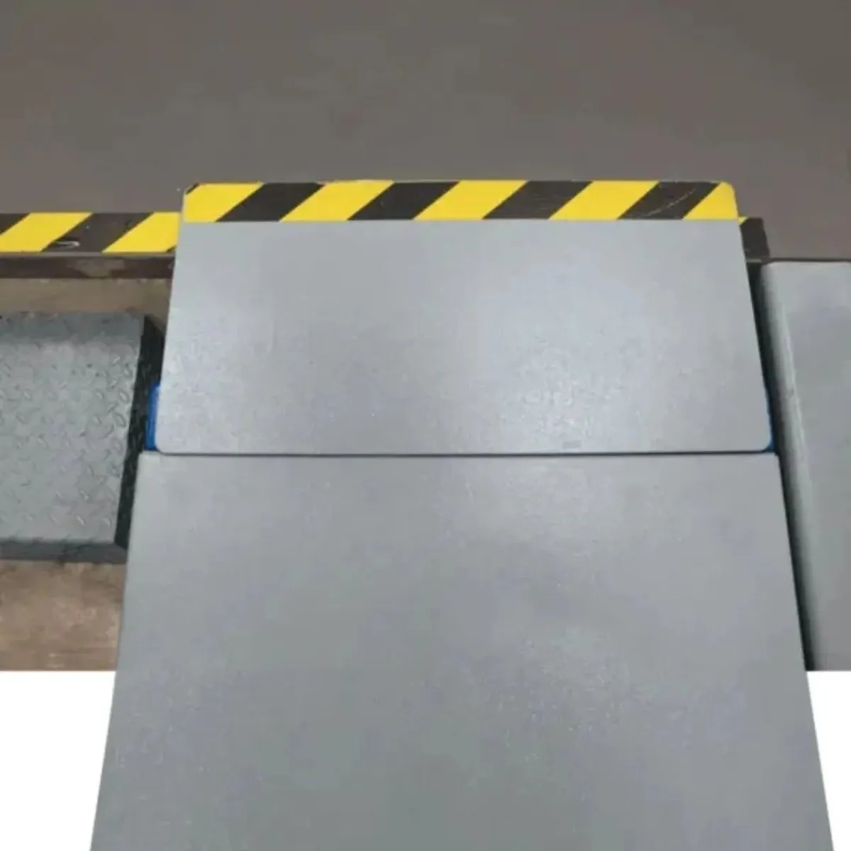 Ravaglioli Platform Scissor Lift 5.5 Metre, 5-ton - Image 4
