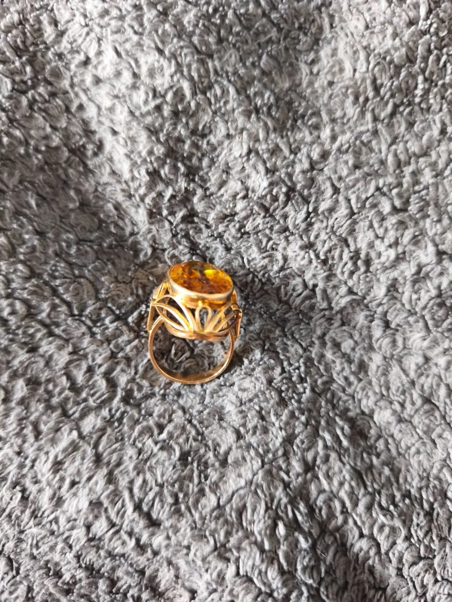 14ct Gold Ring with corundum stone - Image 4