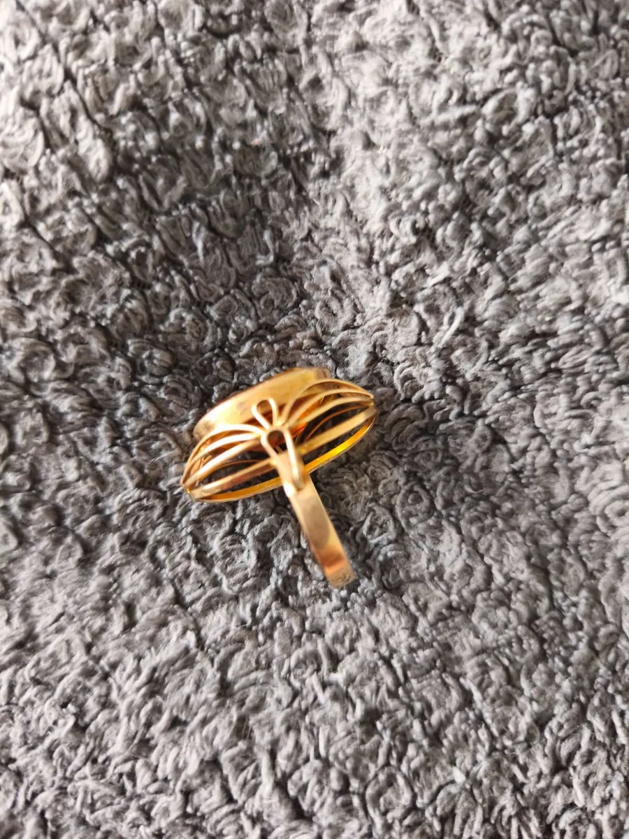 14ct Gold Ring with corundum stone - Image 3