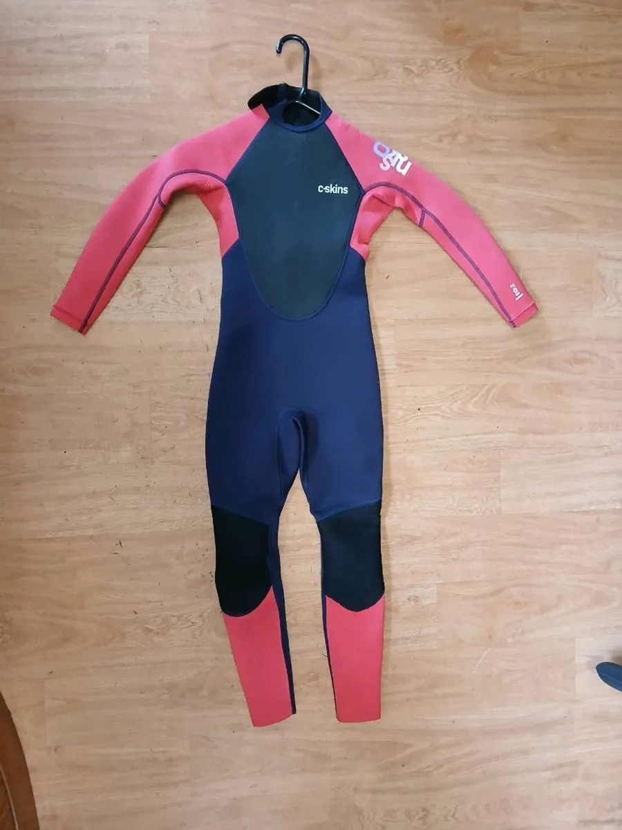 Second-hand wetsuit for 7 or 8 year old