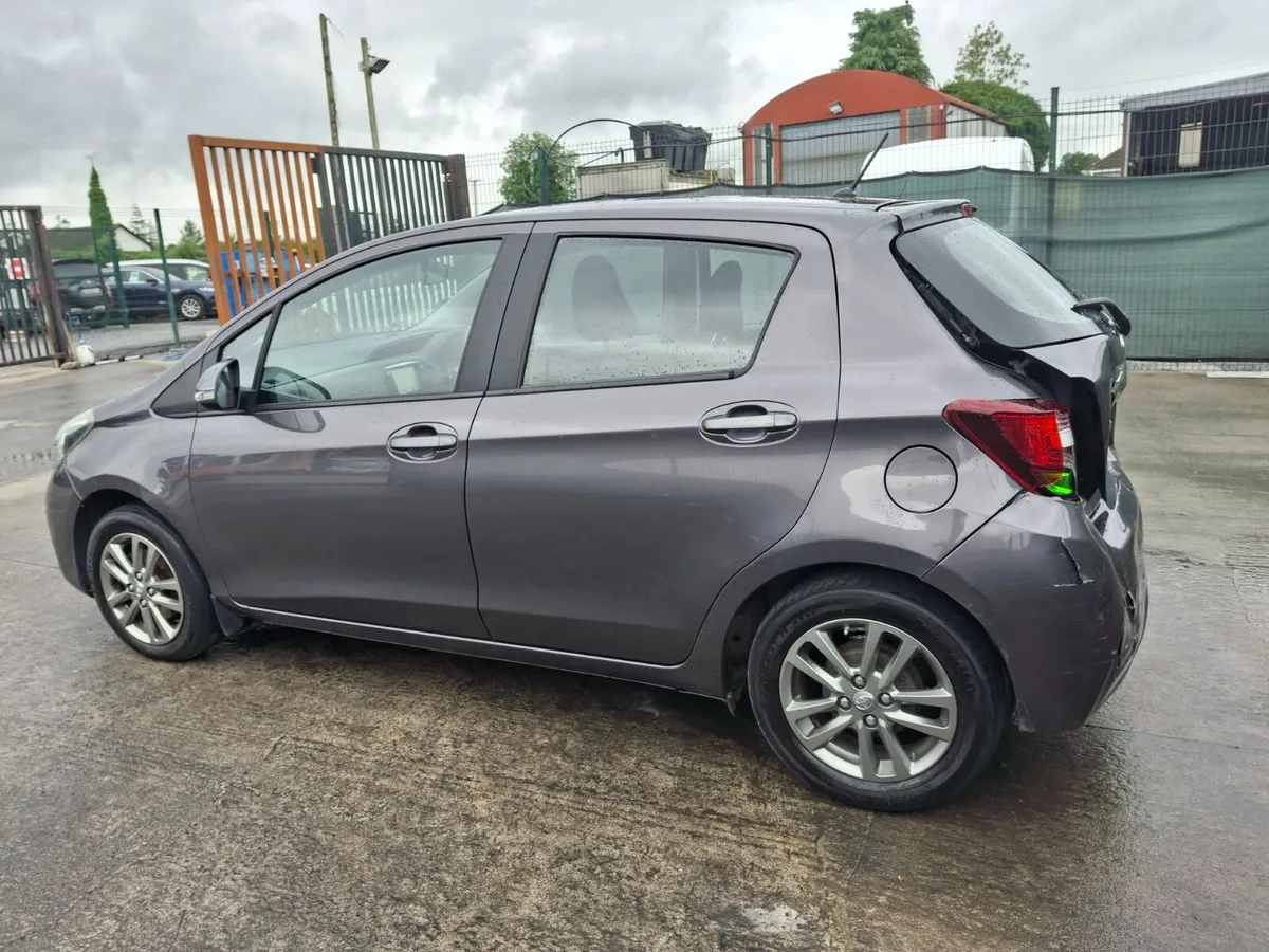 162 Toyota Yaris 1.0 Petrol - Image 4