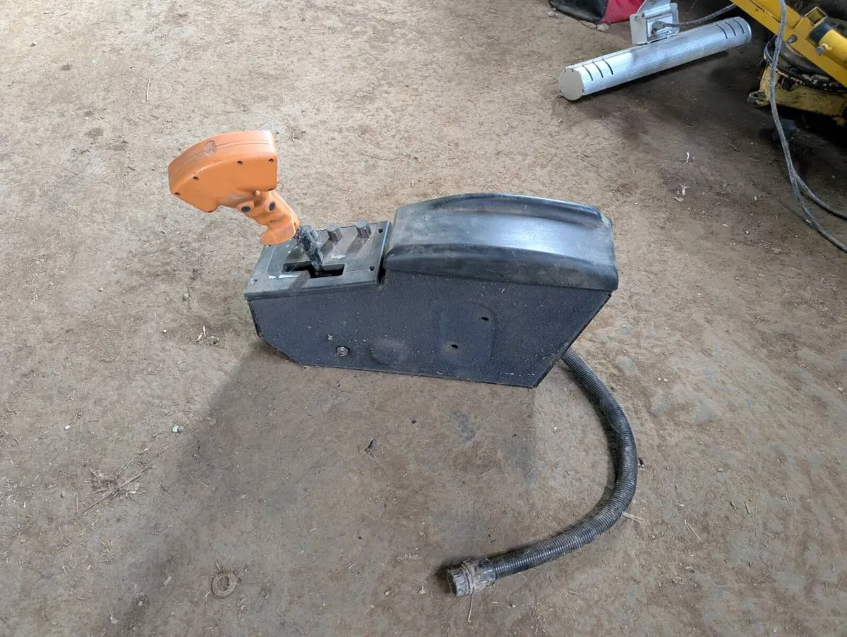 Miscellaneous combine harvester parts - Image 2