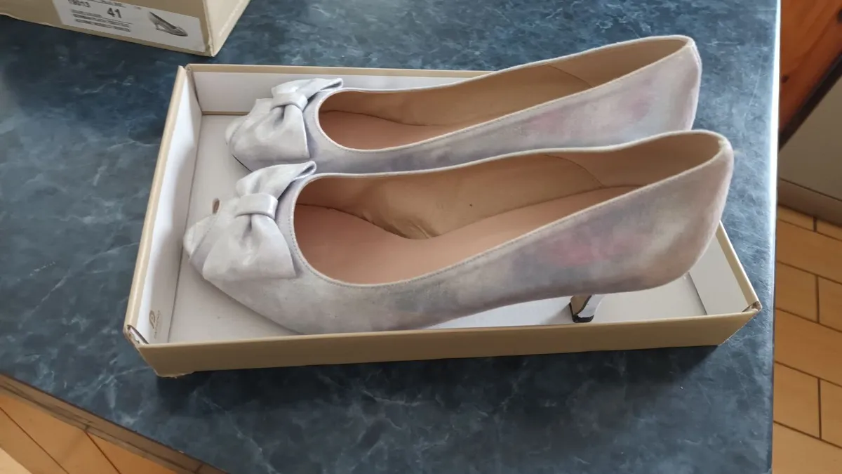 Shoes - Image 3