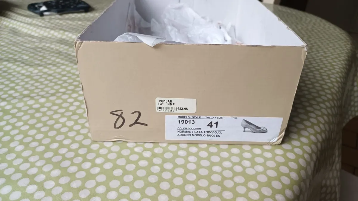 Shoes - Image 4