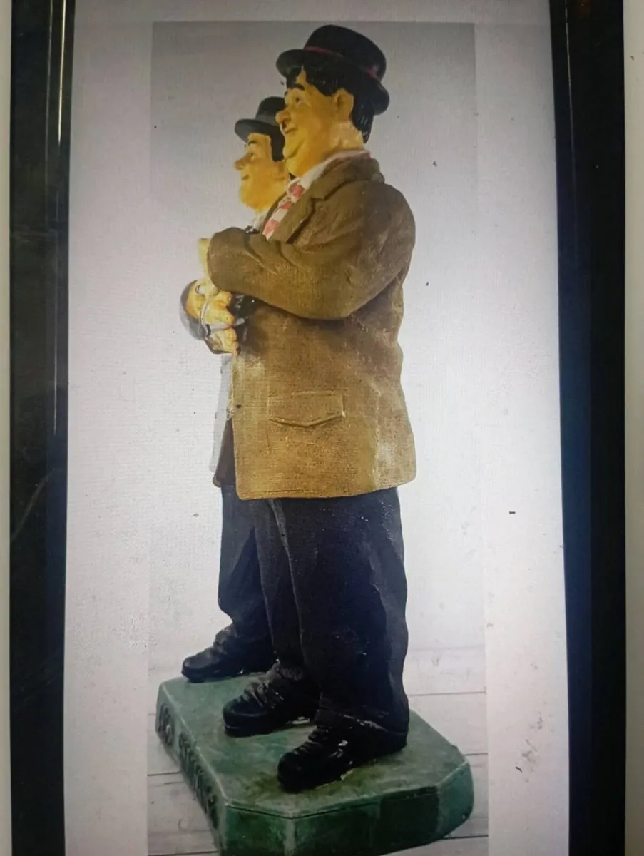 RARE VINTAGE LAURE & HARDY NO SMOKING  CAST RESIN - Image 4
