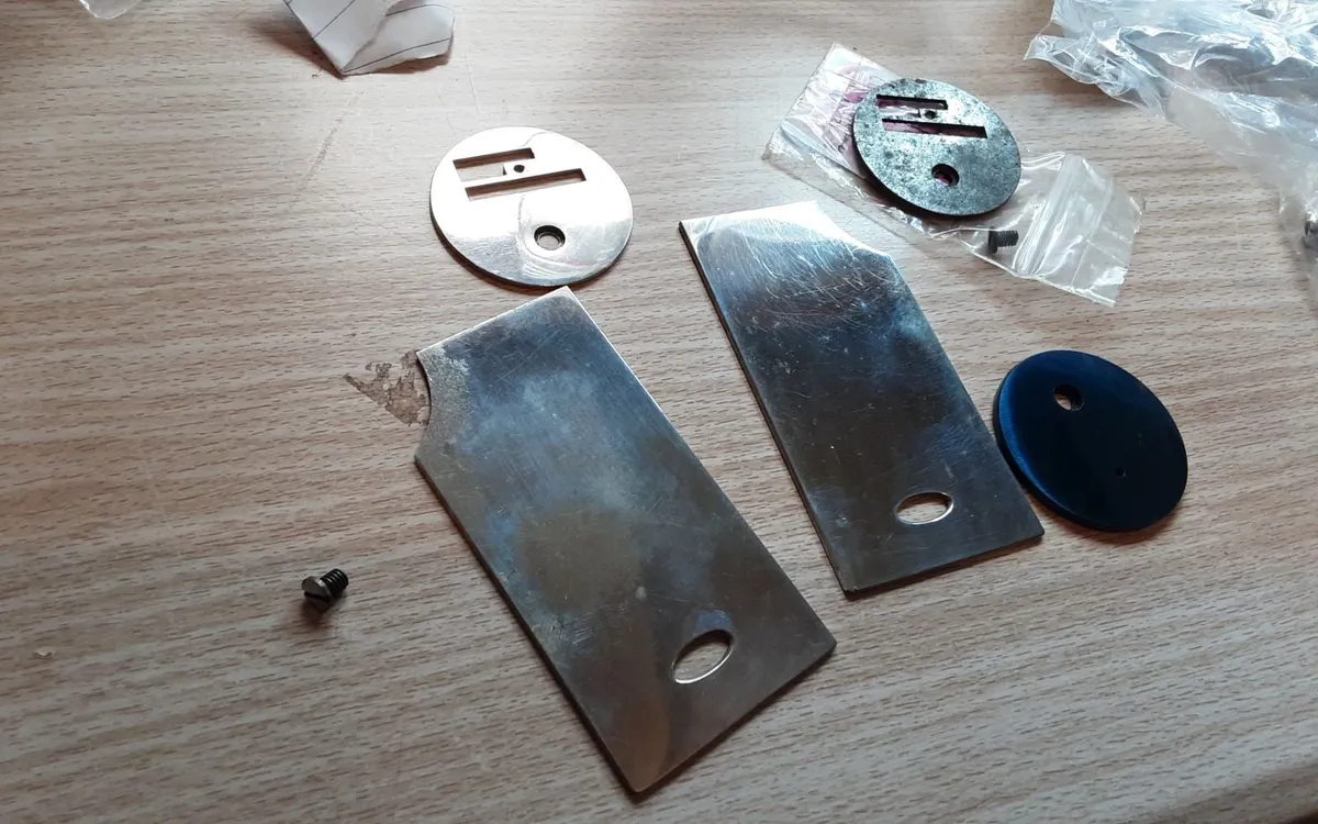 Singer vintage sewing machine parts - Image 4
