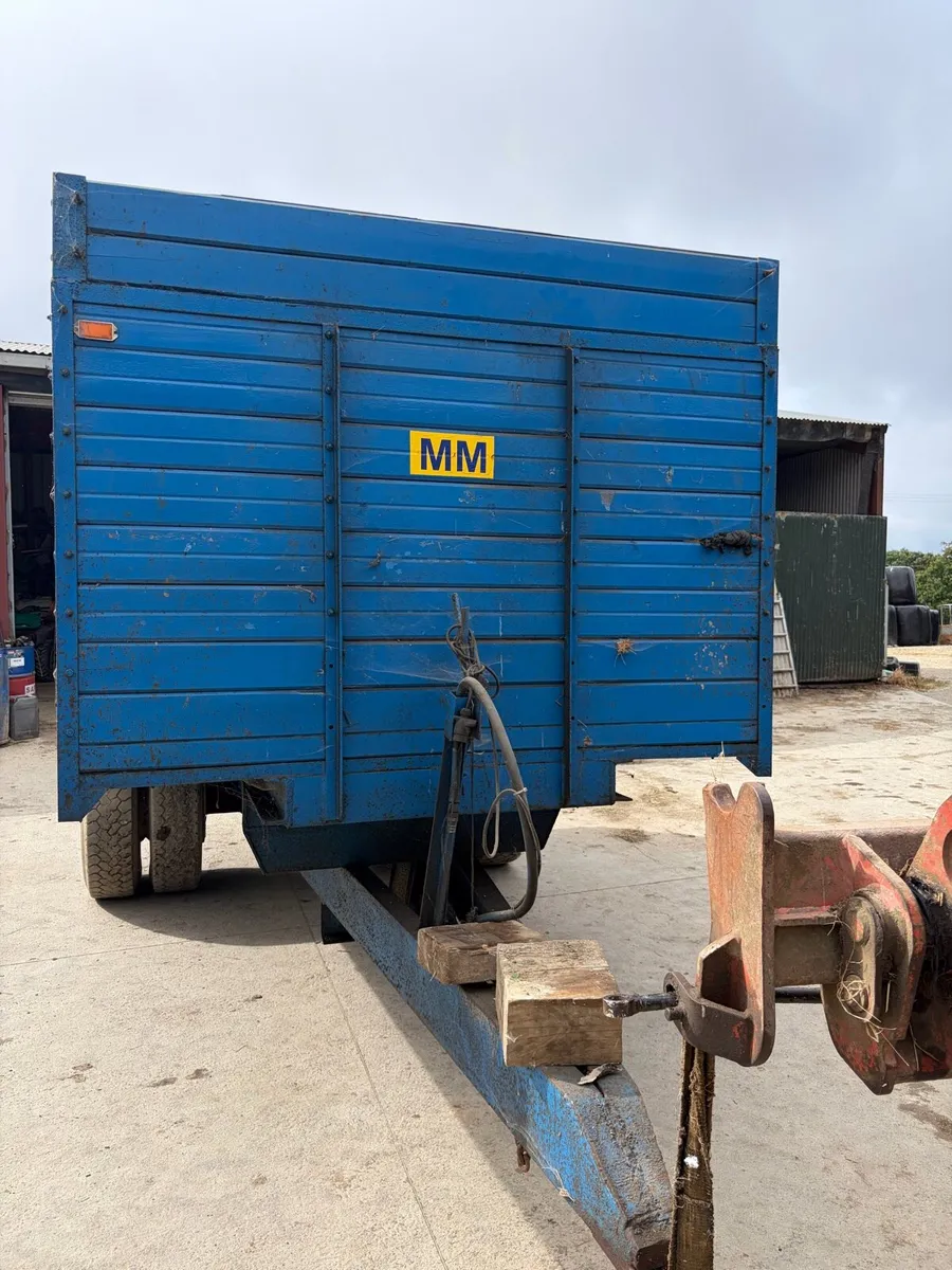 Grain trailer - Image 1