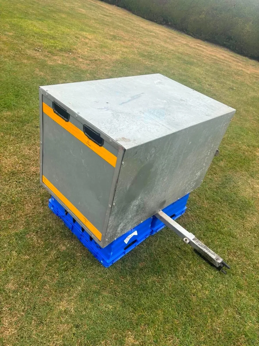 Dog Transport Box - Image 1