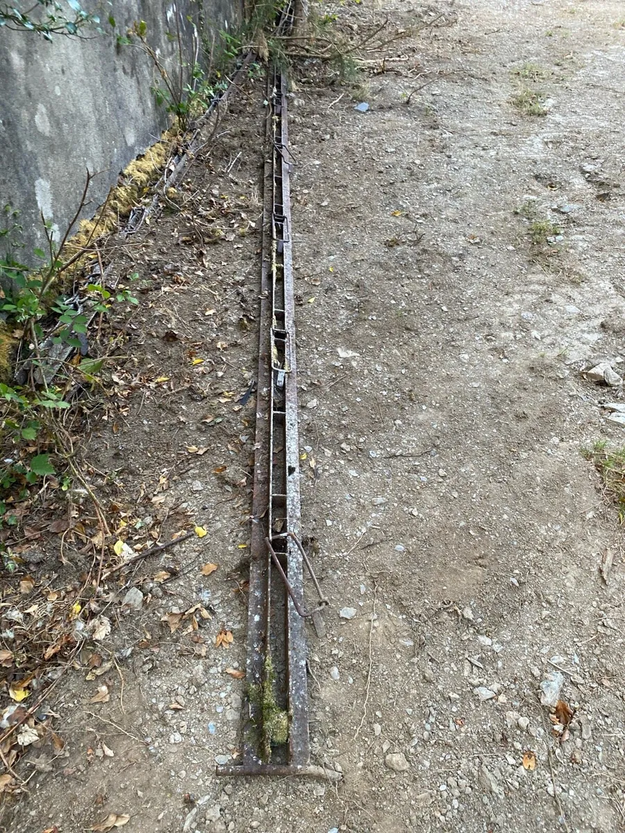 Heavy Duty Steel Scraping Track / Parlor Rail Iron - Image 4