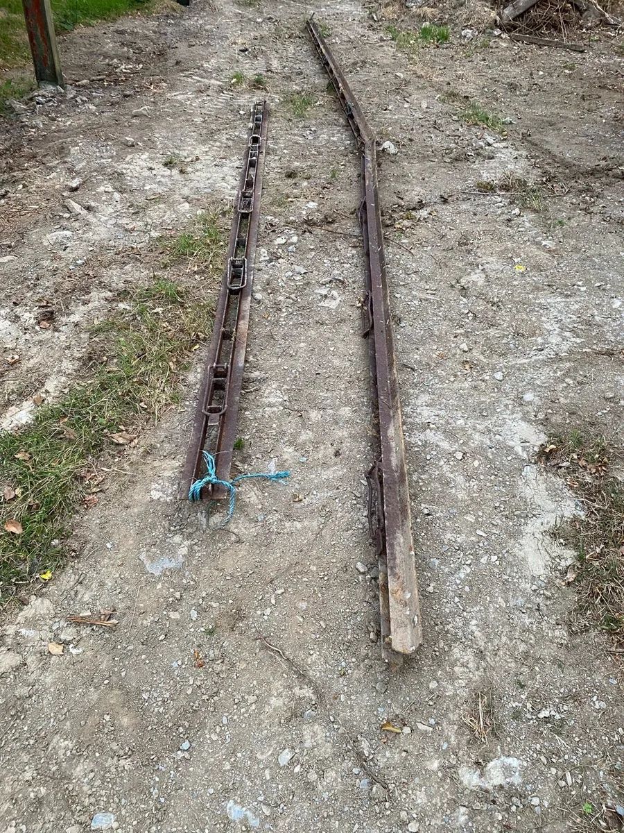 Heavy Duty Steel Scraping Track / Parlor Rail Iron - Image 3