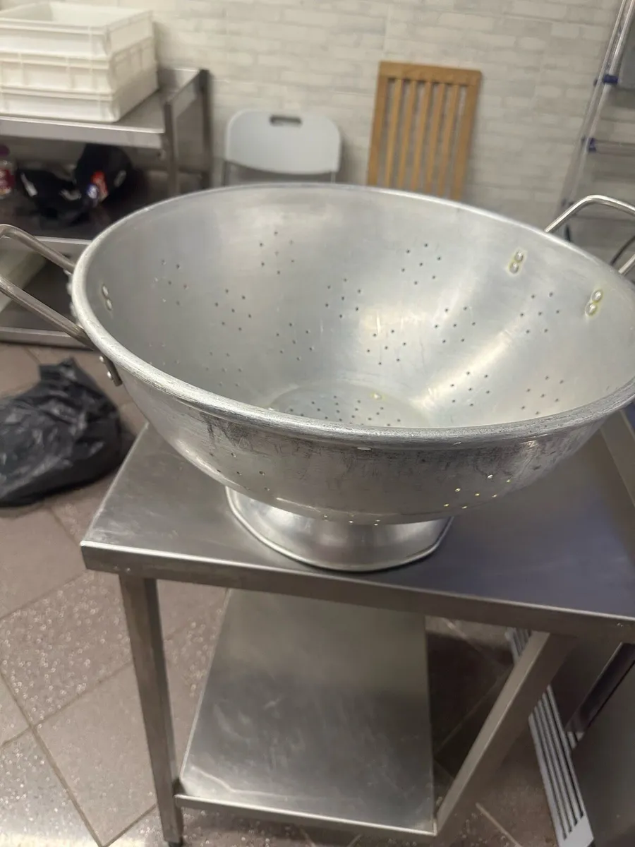 Indian curry pan and pots - Image 2