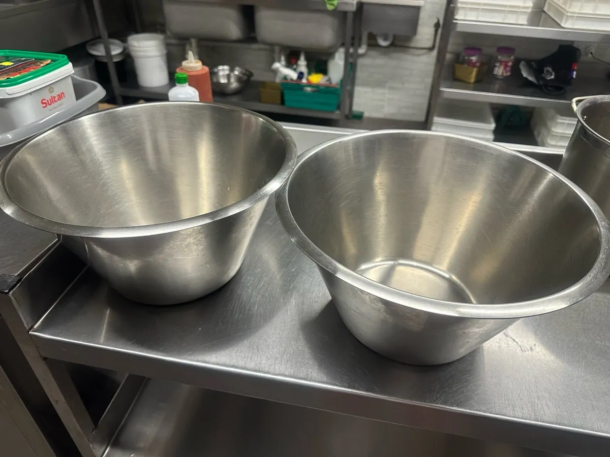 Indian curry pan and pots - Image 3