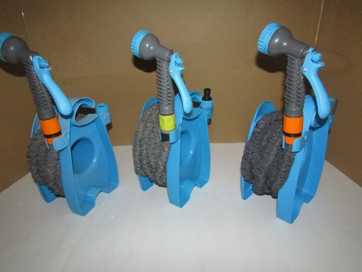 Flexible hose including wall holder - Image 2