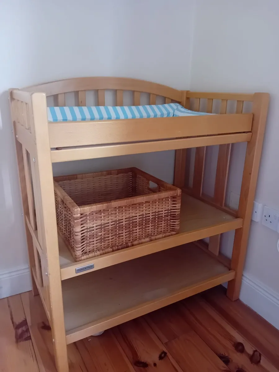 Baby changer - Image 1