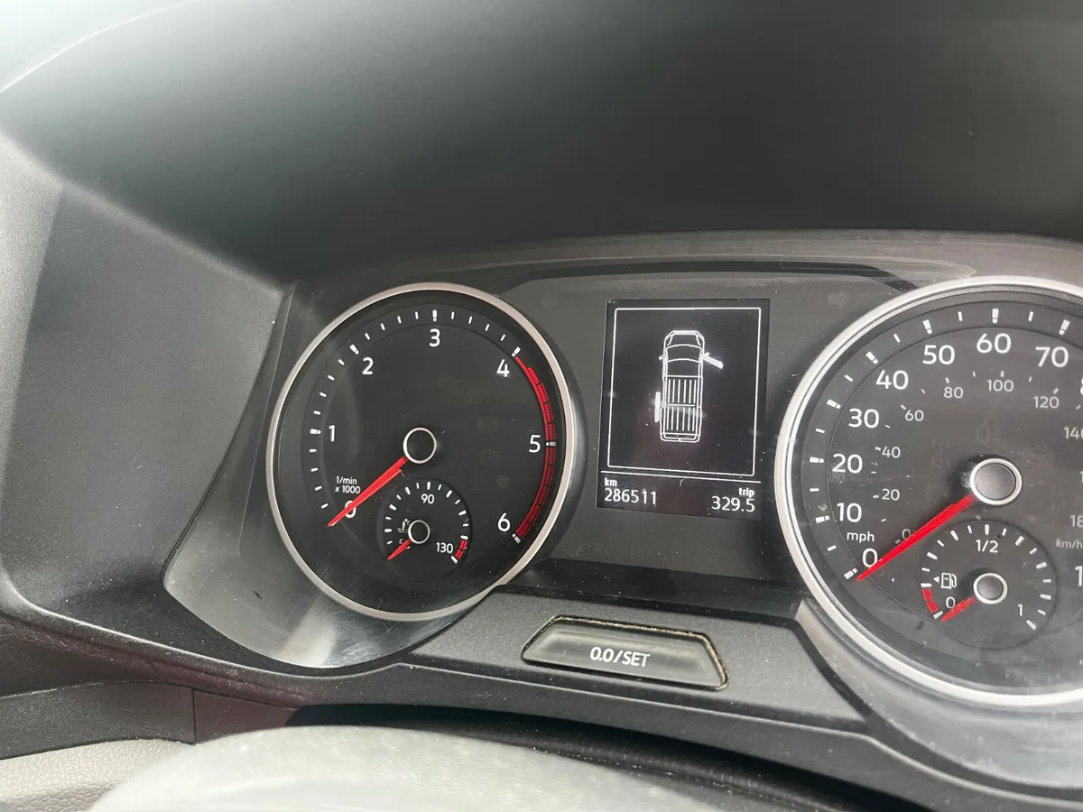 18 Volkswagen  Crafter - Image 4